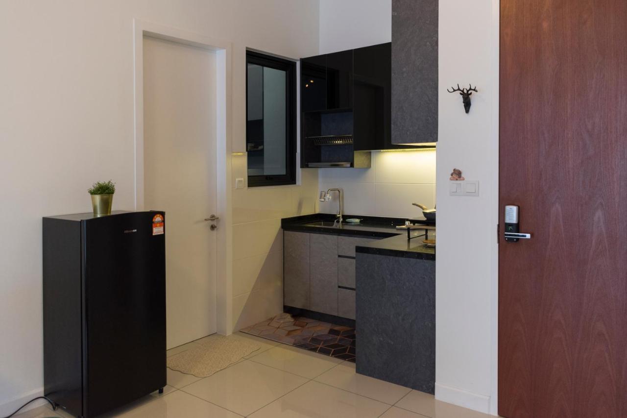 Апартаменты Le Pavillion Puchong By Widebed Upto 6Pax Куала-Лумпур Экстерьер фото